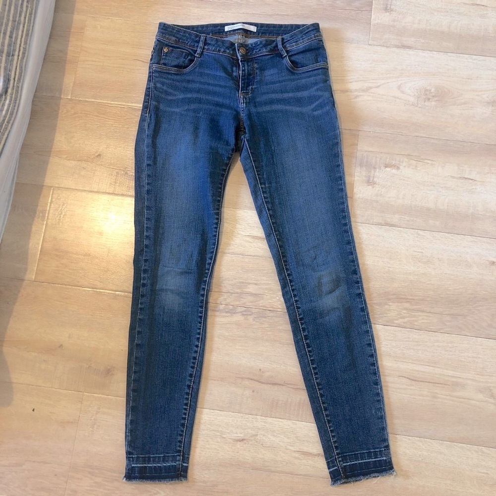 Zara Trafaluc blue jeans size 4 with cute ankle details